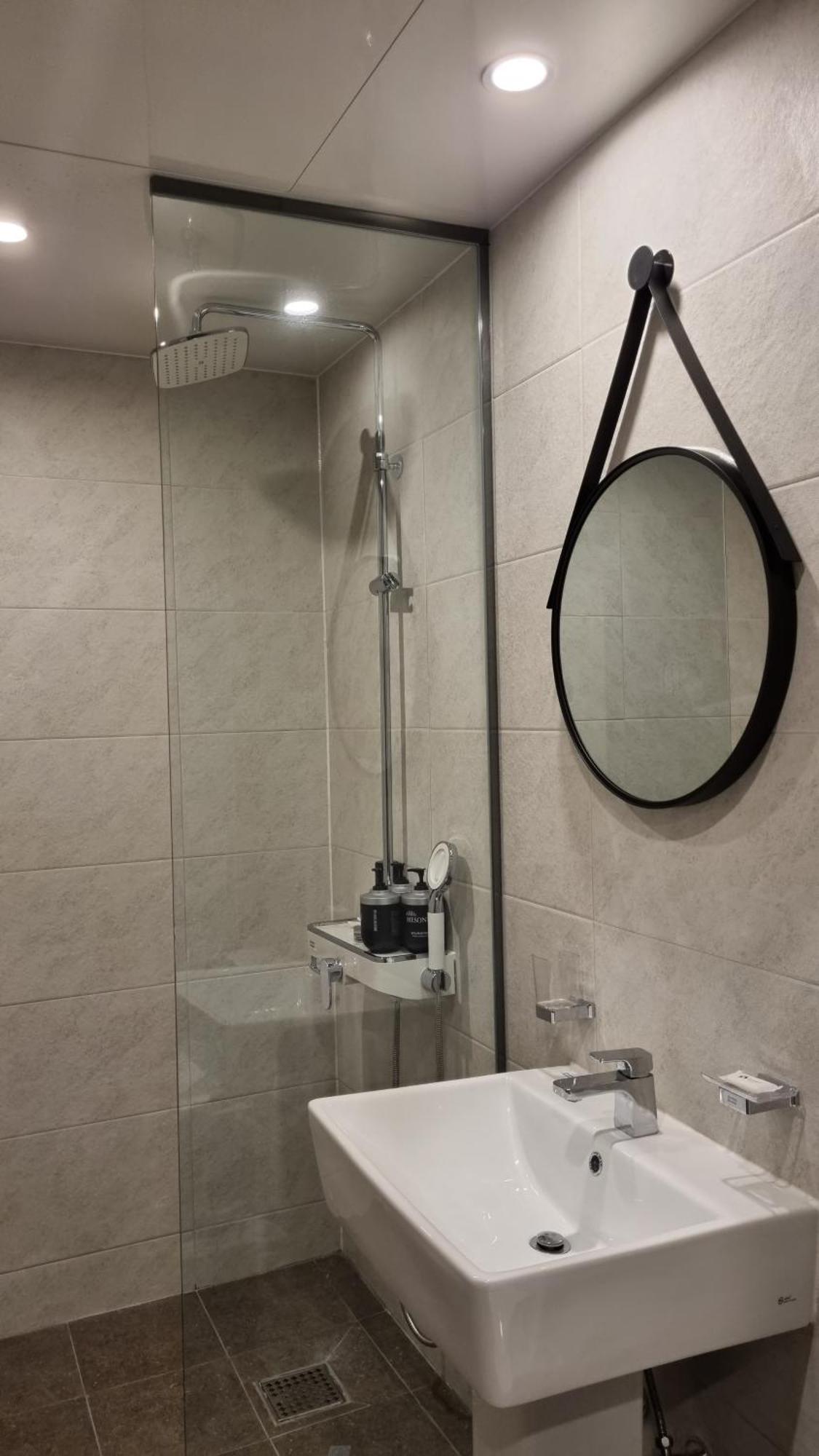 Hotel The Classic Ulsan Quarto foto